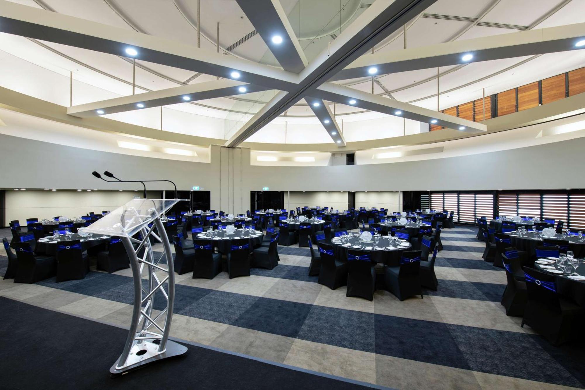 Doubletree By Hilton Esplanade Darwin Hotel Exterior photo