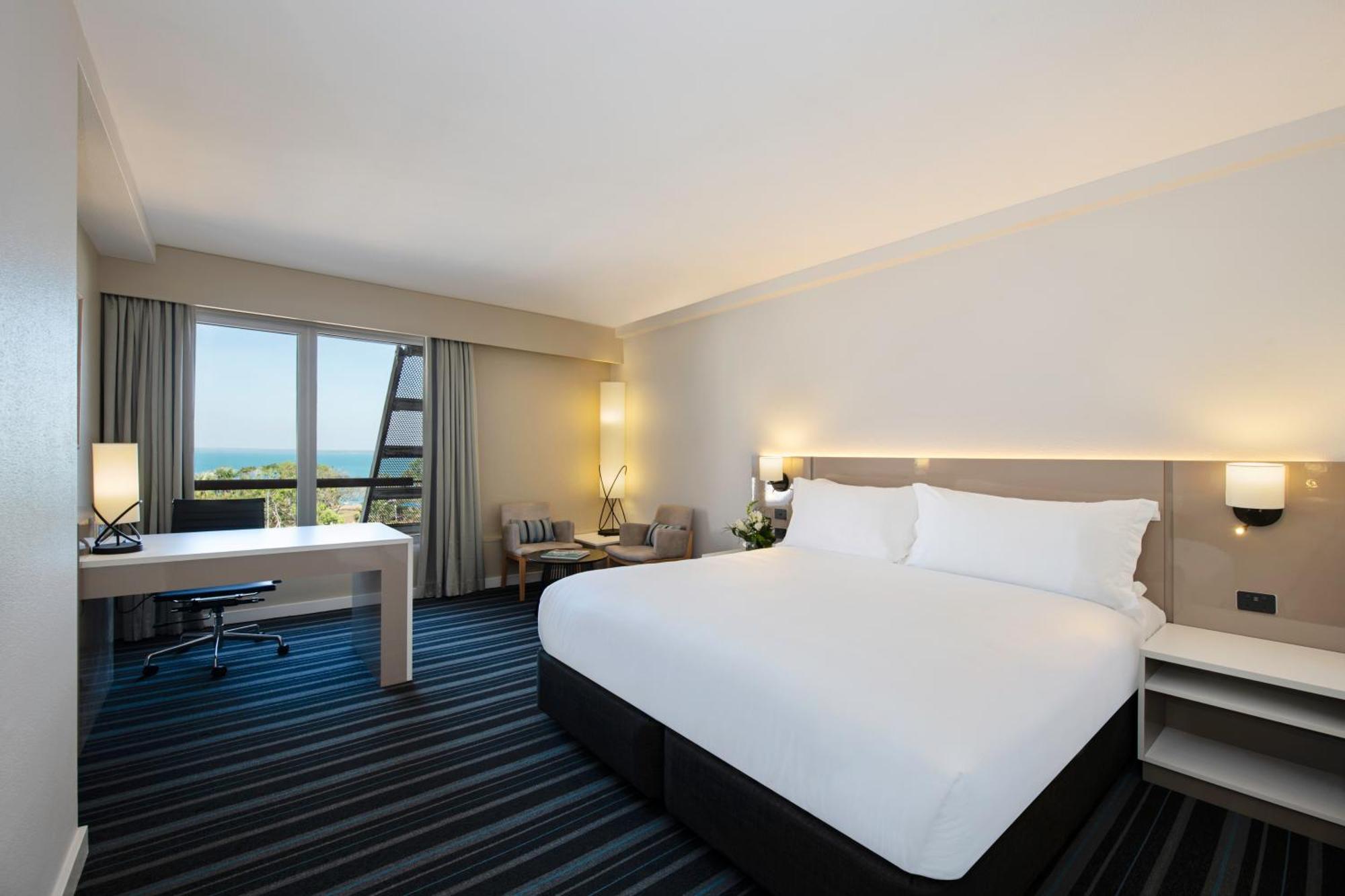 Doubletree By Hilton Esplanade Darwin Hotel Exterior photo