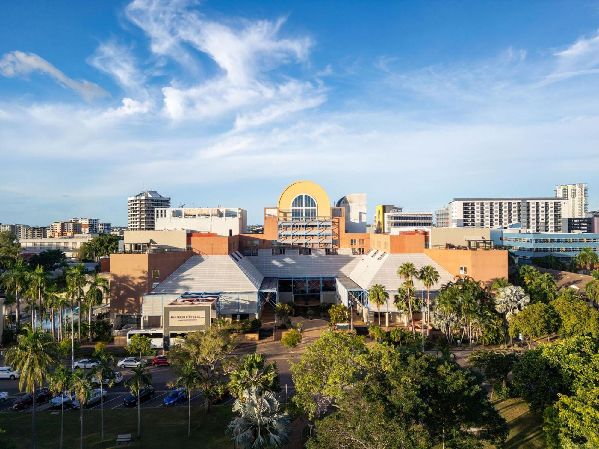 Doubletree By Hilton Esplanade Darwin Hotel Exterior photo