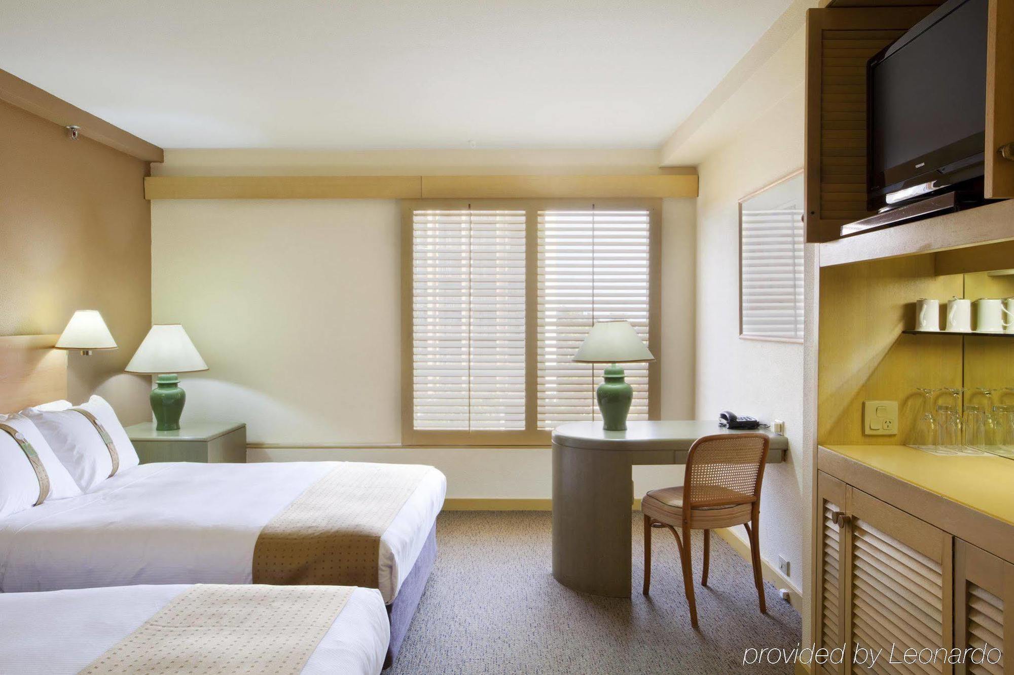 Doubletree By Hilton Esplanade Darwin Hotel Room photo