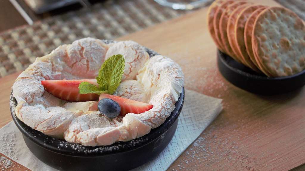Doubletree By Hilton Esplanade Darwin Hotel Restaurant photo